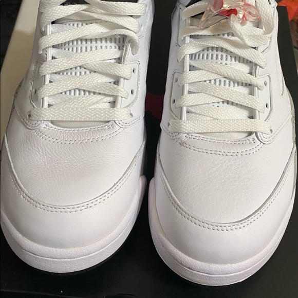 Jordan Retro 5 “White Cement” Size 10 Dead Stock - Picture 4 of 6
